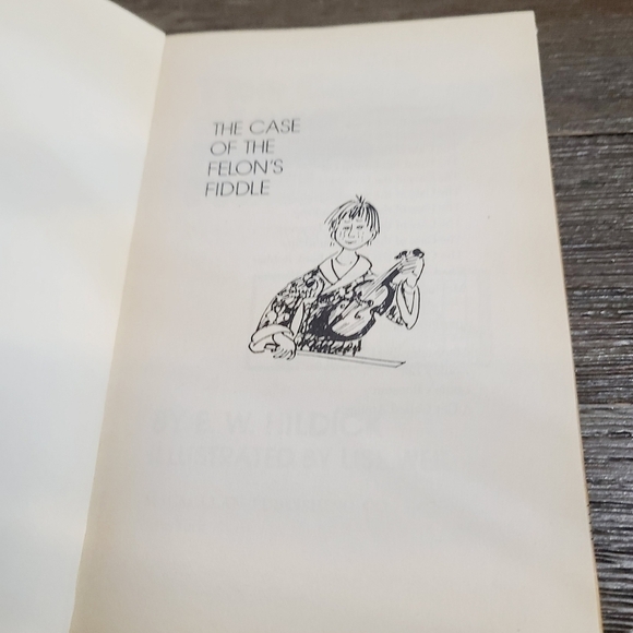 Vintage 80s The Case of the Felon's Fiddle by E.W. Hildick Book - Picture 6 of 13